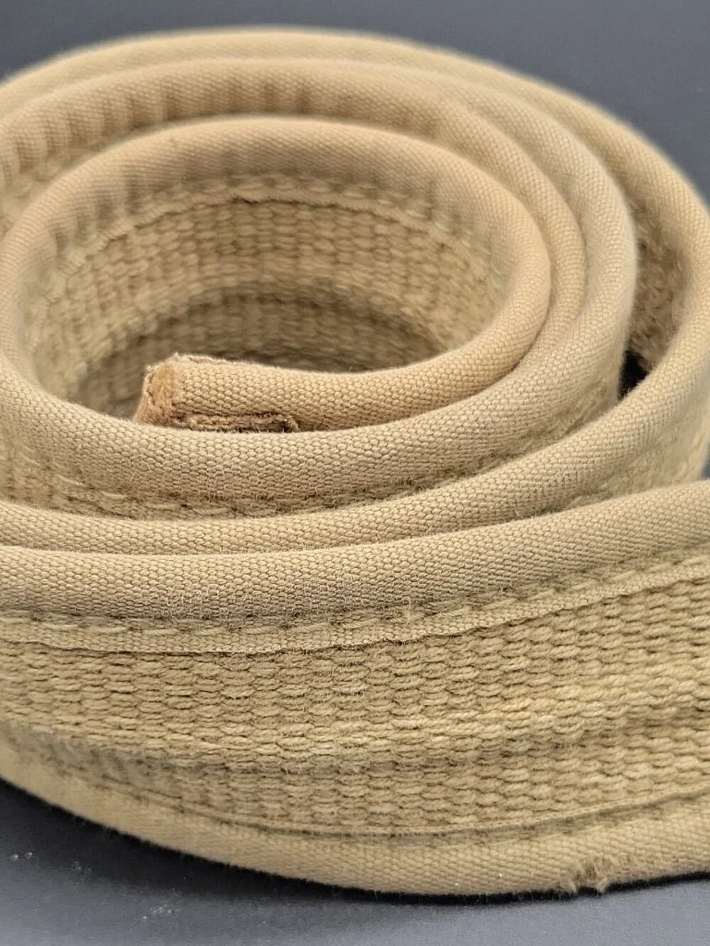Men’s Tan Military/Webbed Belt Size 30 Solid Adjustable 1.5